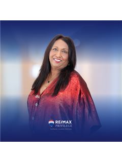 Carmen Podlich - Privilege