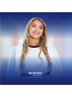 Renata Loizeau - Privilege