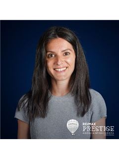 Associate in Training - Paula Marques - Prestige
