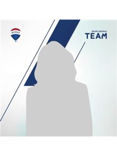 实习助理 - Djenifer Mendes - Team Forever