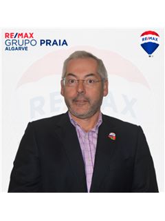 Associate in Training - António Pinheiro - Praia