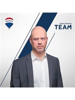 Luís Oliveira - Team