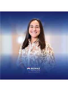 Carolina Santos - Privilege