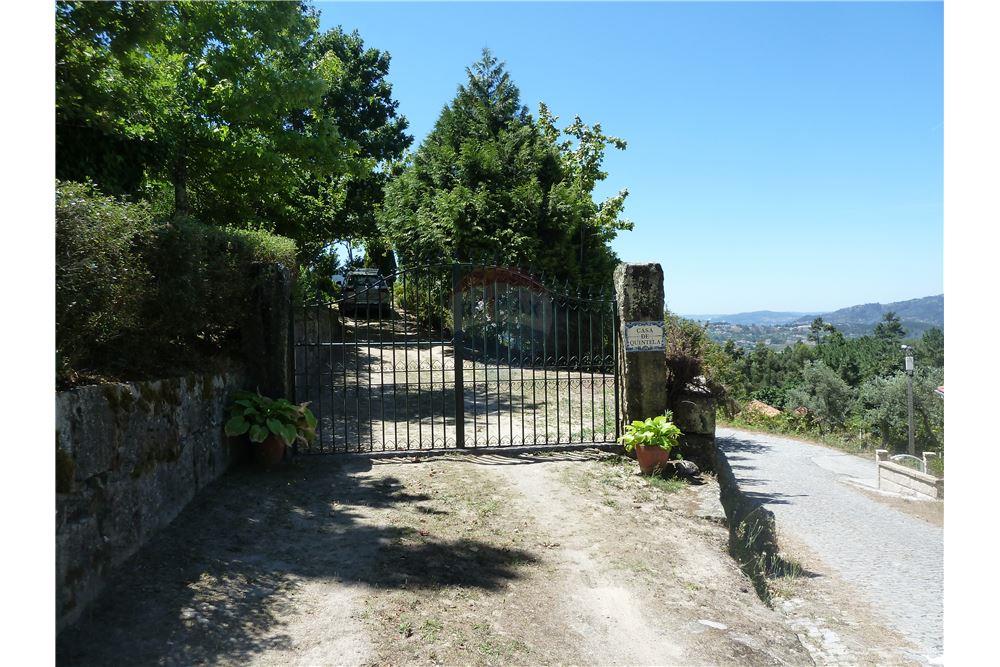 Moradia T3 Venda Oliveira do Douro, Cinfães 123571019157