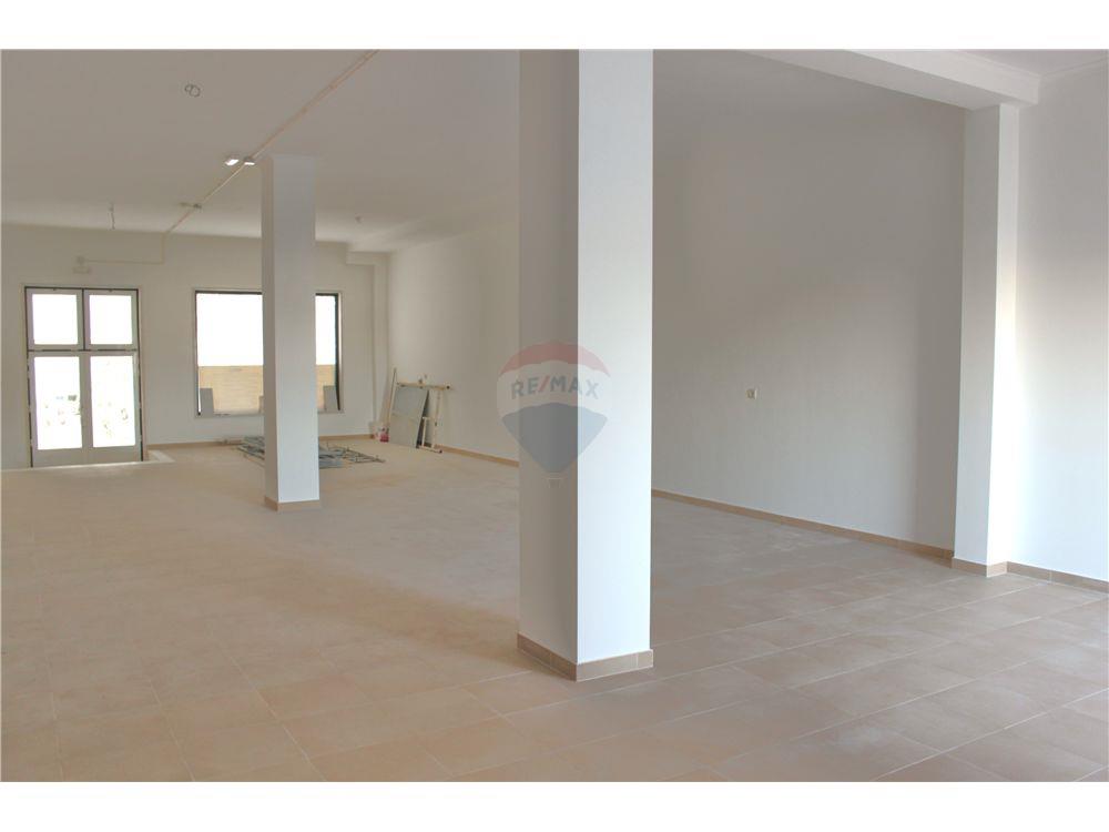 Commercial/Retail - For Sale - Alenquer (Santo Estêvão e Triana), Alenquer - 2 - 120611193-193