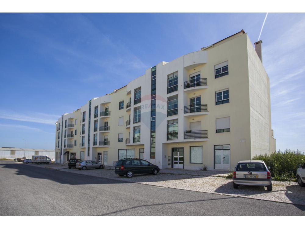 Commercial/Retail - For Sale - Alenquer (Santo Estêvão e Triana), Alenquer - 1 - 120611193-193