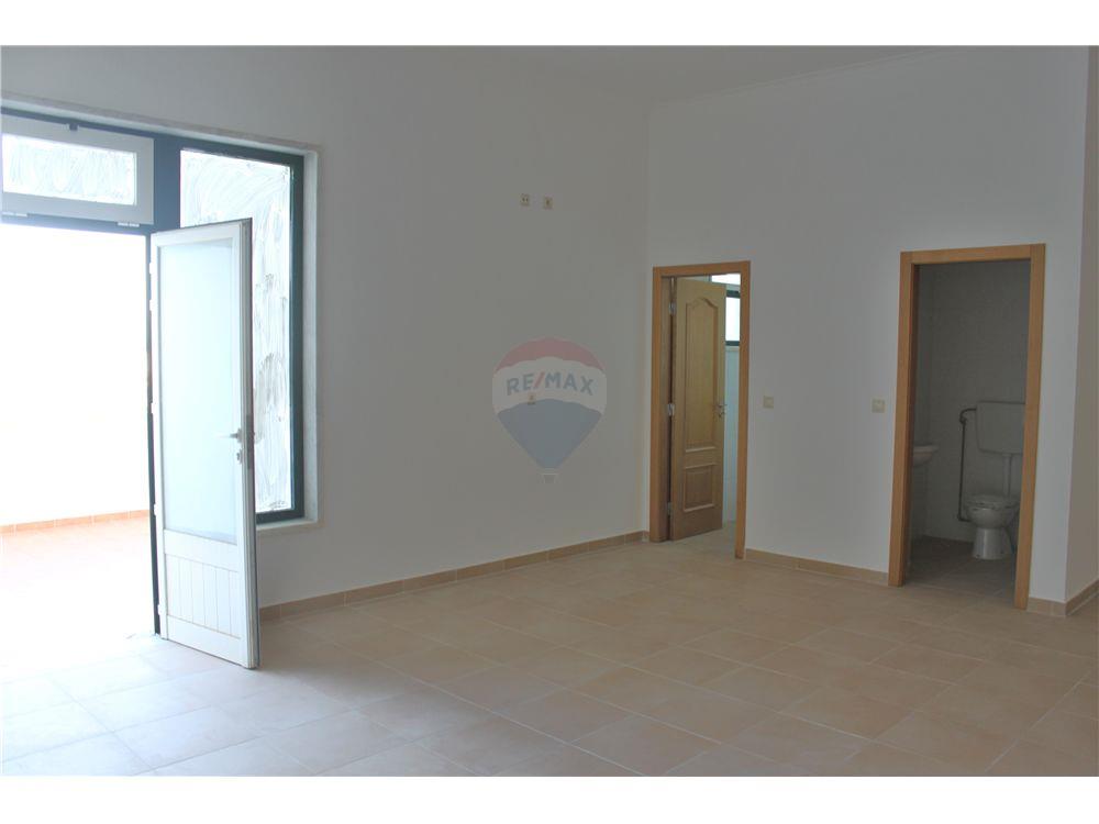 Commercial/Retail - For Sale - Alenquer (Santo Estêvão e Triana), Alenquer - 6 - 120611193-193