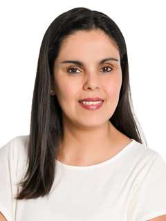 Associate in Training - Karina Yenny Vaca Pereira Pedraza - RE/MAX Norte Equipetrol