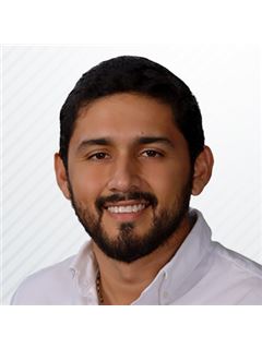 Associate in Training - Luis Fernando Suarez Brucsoni - RE/MAX Legacy