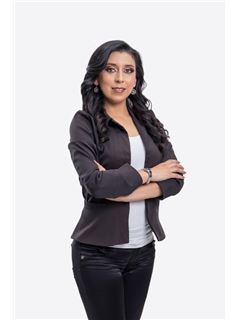 Associate in Training - Carla Wendy Suarez Espinoza - RE/MAX Emporio Marka