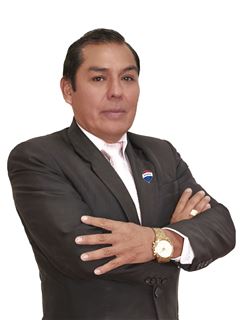 Associate in Training - Alain Carlos Lora Callejas - RE/MAX Pro