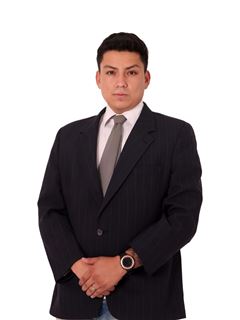 Associate in Training - Victor Enrique Rojas Claure - RE/MAX Mi Casa