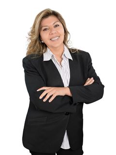 Associate in Training - Susana Juana Llanos Llanos - RE/MAX Professional
