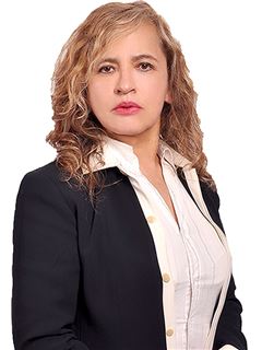 Associate in Training - Carmen Lucinda Salazar Herrera - RE/MAX Professional