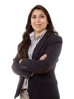 Associate in Training - Maria Fernanda Perez Chavez - RE/MAX Professional