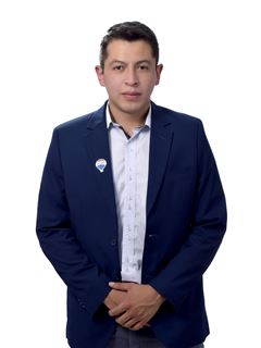 Associate in Training - Juan Pablo Aramayo Villegas - RE/MAX Luxor