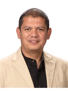 Associate in Training - Sergio Antonio Reyes Crespo - RE/MAX Libertad