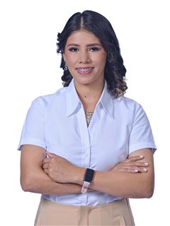 Associate in Training - Marioly Lopez Ibañez - RE/MAX Plus