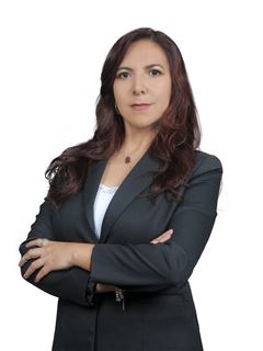 Associate in Training - Rosa Veronica Moscoso Romero - RE/MAX Top