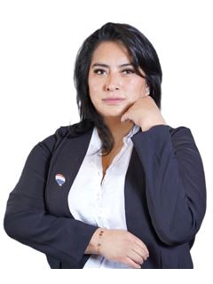 Associate in Training - Grissy Kathia Molina Siles - RE/MAX Top