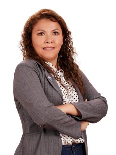 Associate in Training - Ana Karenine Obando Arias - RE/MAX Top