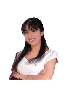 Associate in Training - Sara Duran Gandarillas - RE/MAX Top