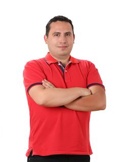 Associate in Training - Carlos Rene Seleme Trigo - RE/MAX Top