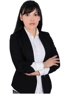 Associate in Training - Monica Vianka Huidobro Chacon - RE/MAX Professional