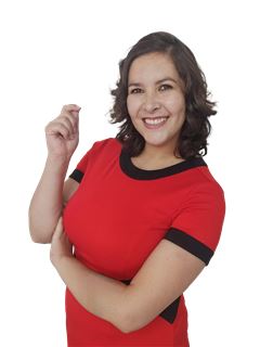 Associate in Training - Angela Viviana Zurita Ortiz - RE/MAX Altura