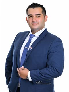 Makler - Praktikant/in - Raul Gabriel Orosco Gambarte - RE/MAX Emporio Corporación 1
