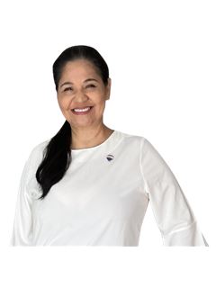 Associate in Training - Ana Victoria Arias Camacho - RE/MAX Express
