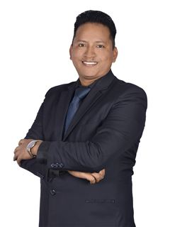 Associate in Training - Jose Herrera Ocampo - RE/MAX Futuro