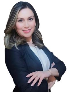 Associate in Training - Carla Lorena Acosta Martinez - RE/MAX Professional