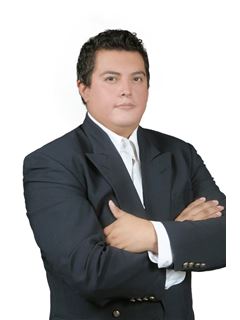 Associate in Training - Jose Luis Garcia Rodriguez - RE/MAX Renueva