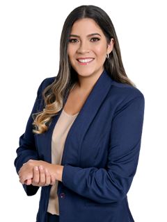 Associate in Training - Sara Desiree Bravo Lafuente - RE/MAX Emporio Corporación 1