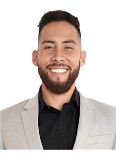 Associate in Training - Paolo Cesar Quispe Rojas - RE/MAX Libertad