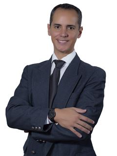 Associate in Training - Daniel Solares Pereira - RE/MAX Uno
