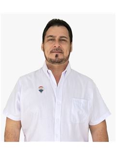 Associate in Training - Rosendo Pedraza Suarez - RE/MAX Express
