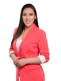 Associate in Training - Miriam Gaby Cruz Rojas - RE/MAX Emporio Marka