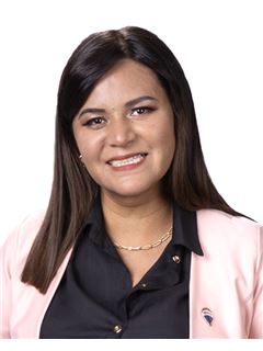 Karina Vanesa Arevalo Salazar - RE/MAX Libertad