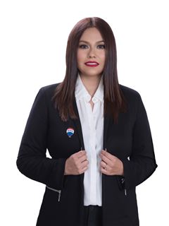 Associate in Training - Daniela Martinez Vedia - RE/MAX Tierra Nueva