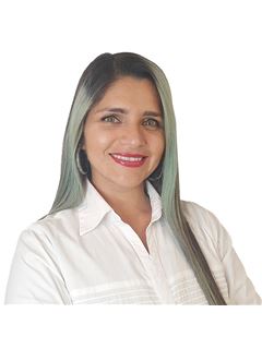 Elsa Andrea Guzman Lizarraga - RE/MAX Norte Equipetrol