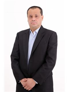 Associate in Training - Jhon Claudio Morales Rosales - RE/MAX Inmobiliart