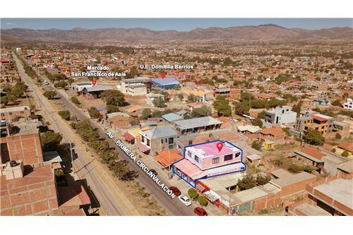 For Sale-House with Commercial Space-Av. Circunvalación  Km7  - Magisterio  -  Sacaba, Chapare, Cochabamba-120063011-32