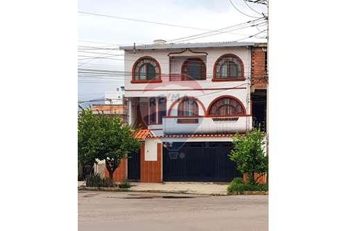 За продажба-Ъглова къща-Hipódromo  -  Cochabamba, Cercado(Cb), Cochabamba-120076014-4
