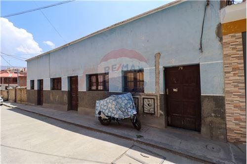 Te Koop-Hoekwoning-NRO. 70 Av Quintanilla Zuazo  - calle Pacheco, Zona Pura Pura  - Pura Pura  -  La Paz, Murillo, La Paz-120053033-9
