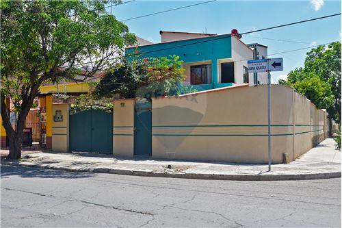 For Rent/Lease-House with Commercial Space-745 Av. Juana Azurduy y C/Tiahuanacu  - Zona Villa Coronilla  - Southwest  -  Cochabamba, Cercado(Cb), Cochabamba-120020080-170