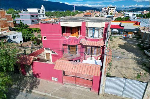 For Sale-House with Commercial Space-S/N Coña Coña  - Av. Sexta, 150 metros al norte de la Blanco Galind  - COÑA COÑA  -  Cochabamba, Cercado(Cb), Cochabamba-120020033-190