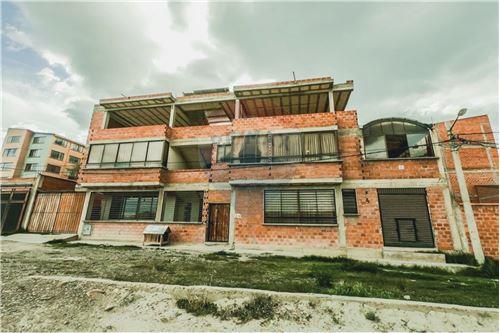 For Sale-House-N° 1213 Calle  Acuario  - entrando por Urb. Illimani calle 2  - Llojeta  -  La Paz, Murillo, La Paz-120022128-1
