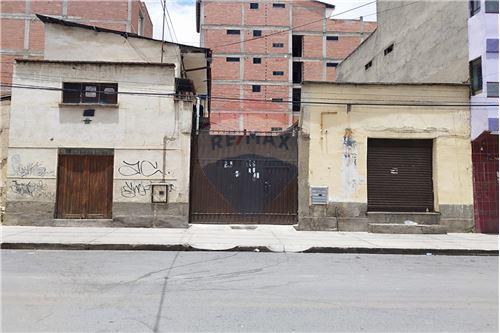 Eladó-kereskedelmi funkcióval is rendelkező ház-Nº 618 Calle Manuel Bustillos  - El Cementerio, entre Av. Kollasuyo y Eyzaguir  - El Tejar  -  La Paz, Murillo, La Paz-120053029-4